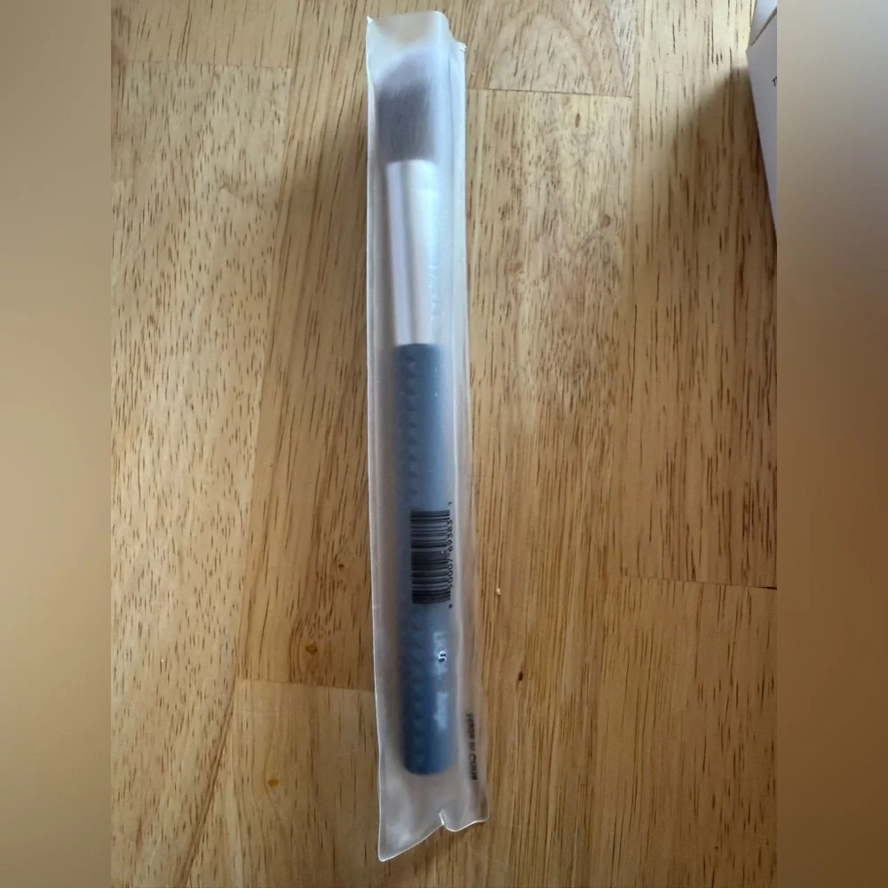 💛 2/$25 LARUCE LR304 Angle Brush